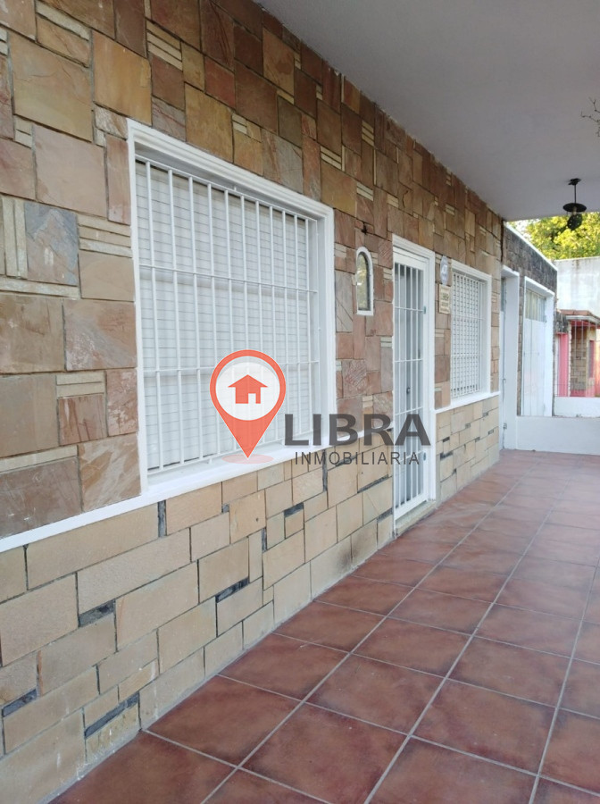 Casa ID.4708 - Excelente Casa De 3 Dormitorios 2 Baños Garaje Para 2 Autos