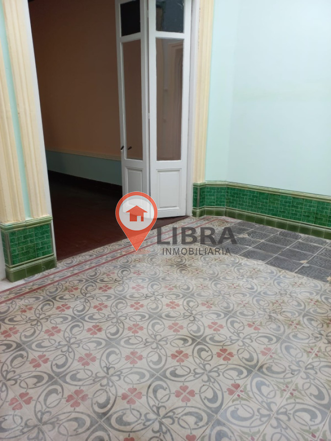 Casa ID.4803 - Casa De Estilo 6 Dormitorios Cerca Palacio Legislativo