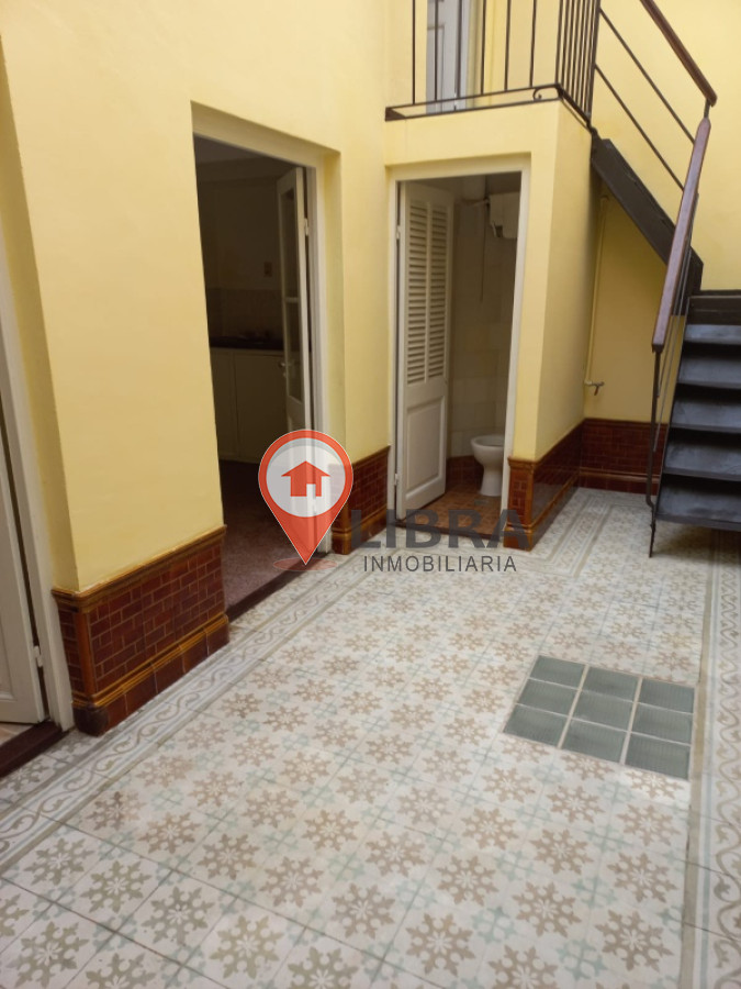 Casa ID.4803 - Casa De Estilo 6 Dormitorios Cerca Palacio Legislativo