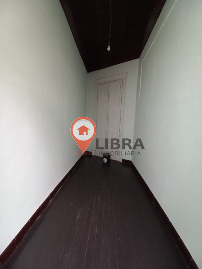 Casa ID.4803 - Casa De Estilo 6 Dormitorios Cerca Palacio Legislativo