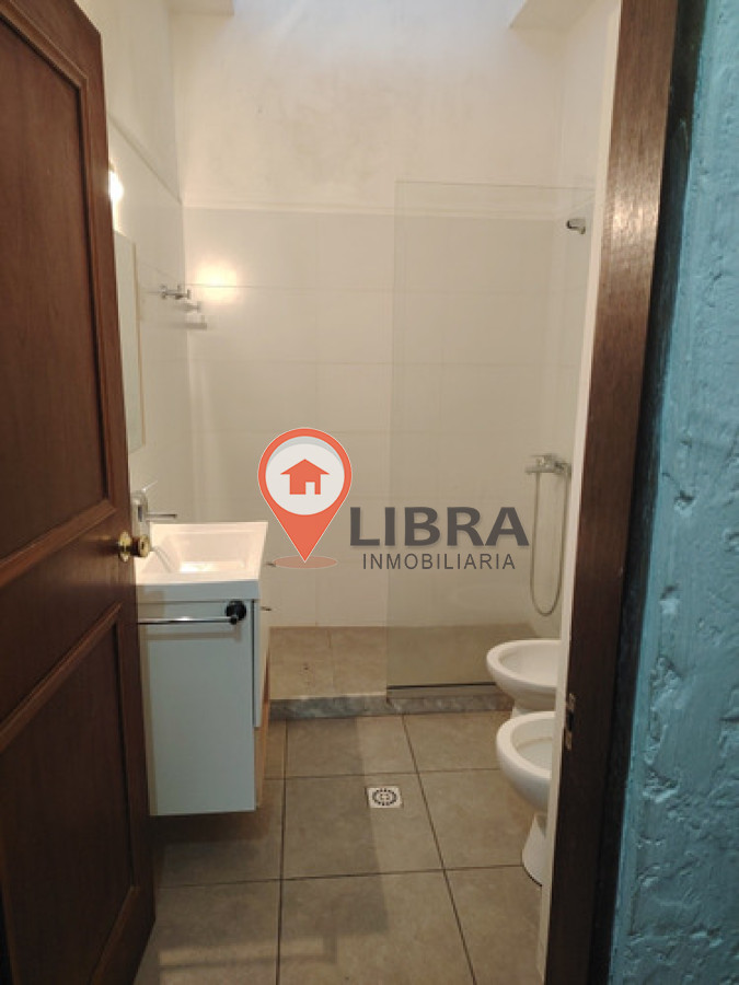 Casa ID.10373 - Casa En Carrasco 3 Dormitorios Garaje Parrillero Jardín