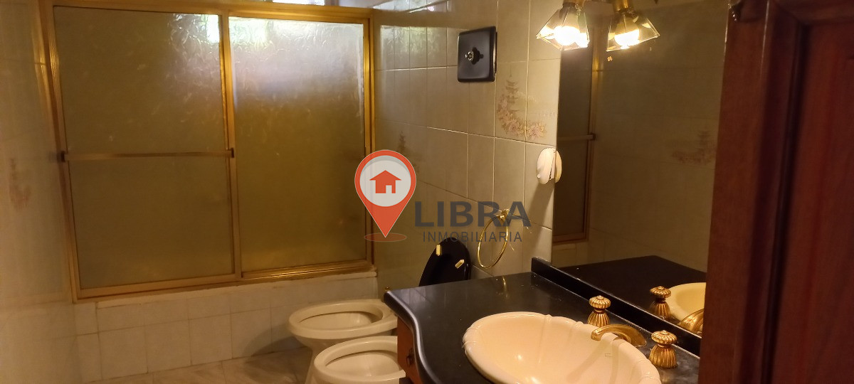 Casa ID.5093 - Propiedad En Venta!! Ubicada En La Blanqueada, 3 dormitorios, 2 baños y garaje!