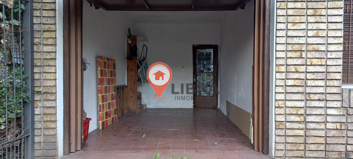 Casa ID.5093 - Propiedad En Venta!! Ubicada En La Blanqueada, 3 dormitorios, 2 baños y garaje!