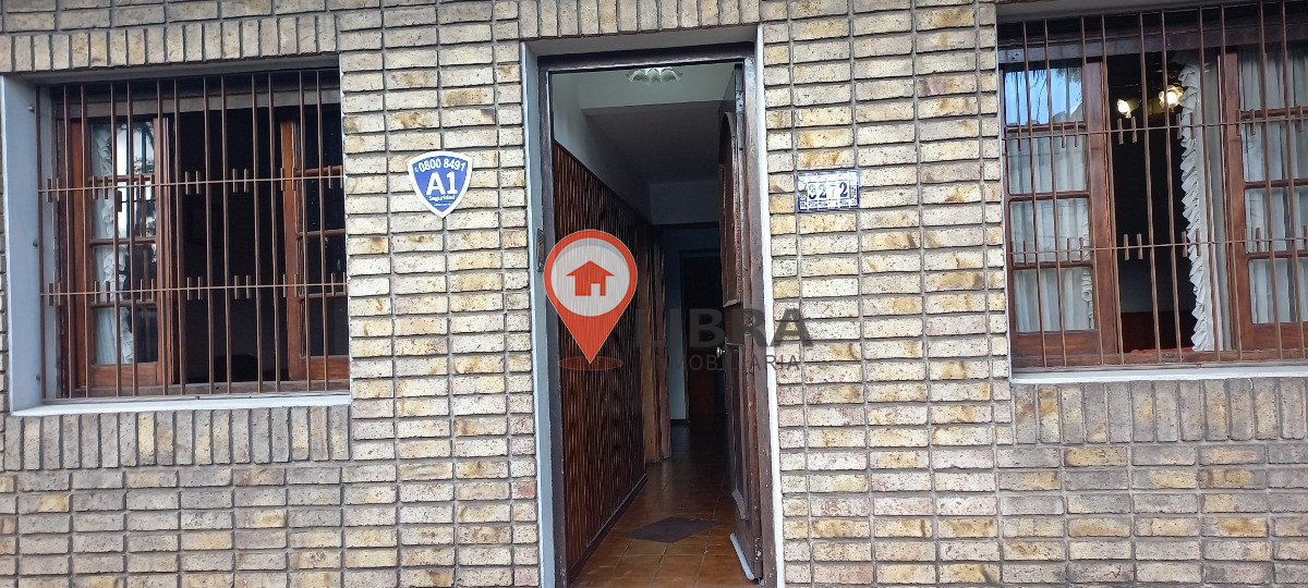 Casa ID.5093 - Propiedad En Venta!! Ubicada En La Blanqueada, 3 dormitorios, 2 baños y garaje!