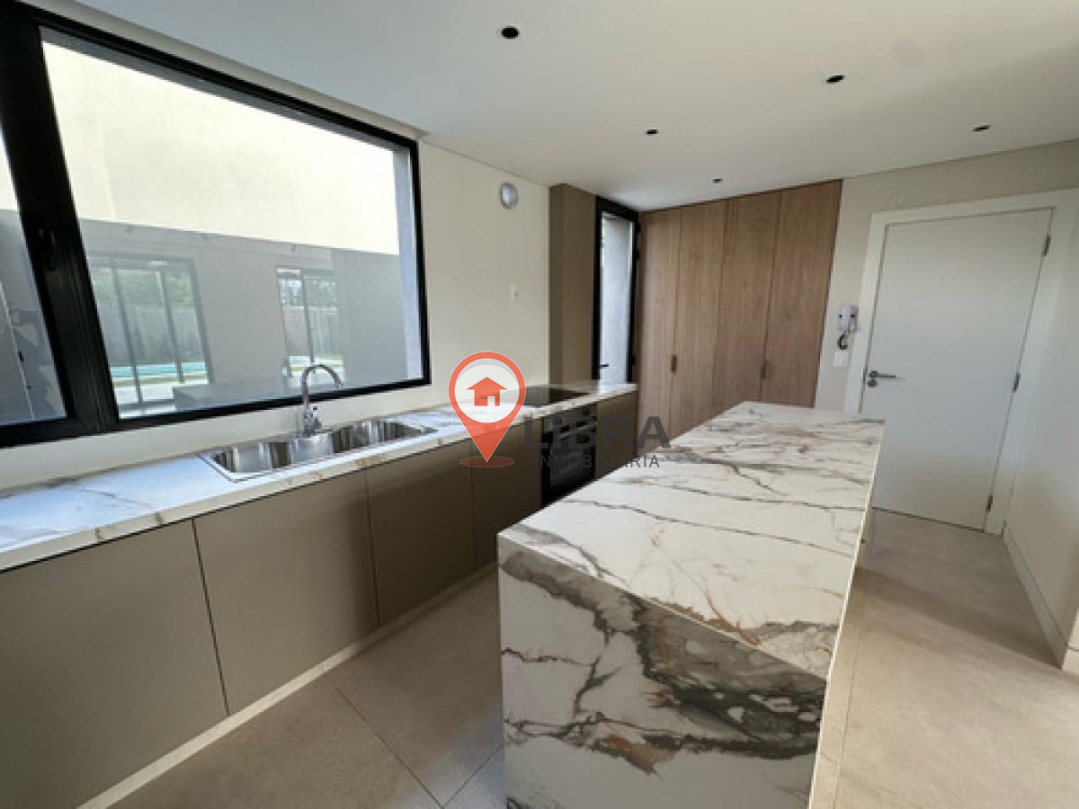 Casa ID.9038 - Alquiler Casa A Estrenar 3 Dormitorios Con Jardín Y Piscina En Carrasco Norte