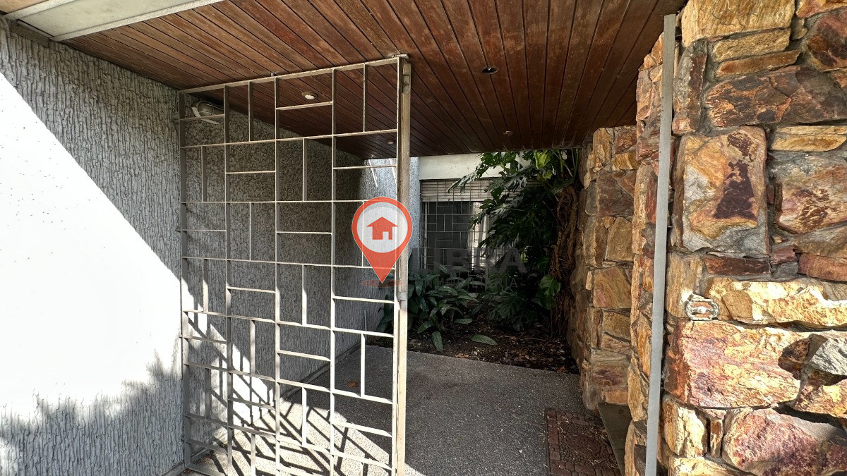 Casa ID.5515 - Casa En Venta 4 Dormitorios y 3 Baños. Buceo Montevideo