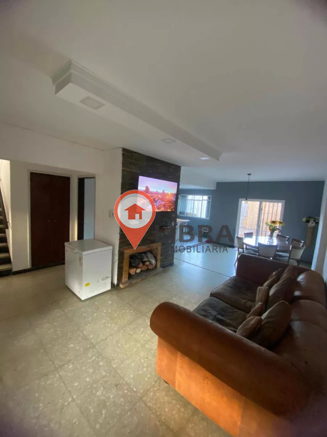 Casa ID.5622 - Excelente oportunidad Casa sin Gc también para Oficina o Comercio !!!!