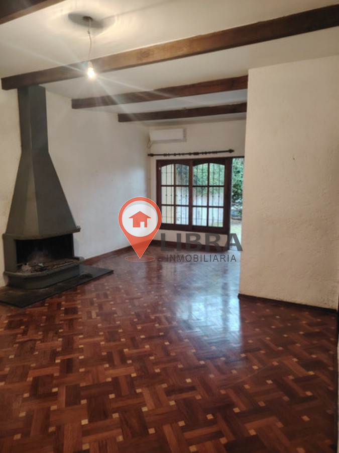 Casa ID.10373 - Casa En Carrasco 3 Dormitorios Garaje Parrillero Jardín