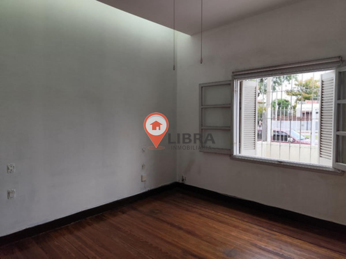 Casa ID.9226 - Alquiler Casa En Buceo 2 Dormitorio Como Nueva Con Cochera