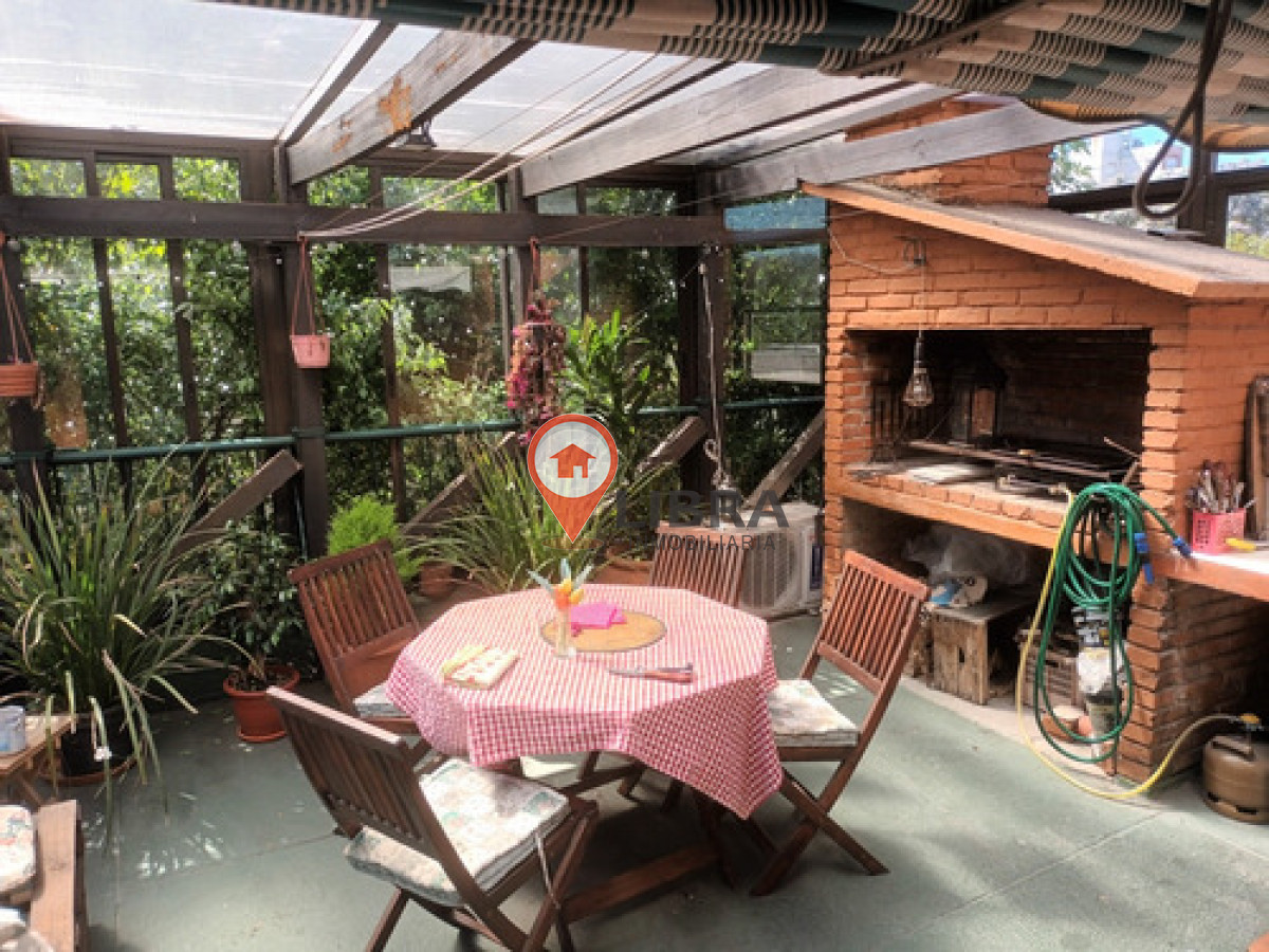 Casa ID.8919 - Casa 4 Dormitorios O Escritorio 2 Baños Garage Terraza Con Parrillero En Parque Rodó