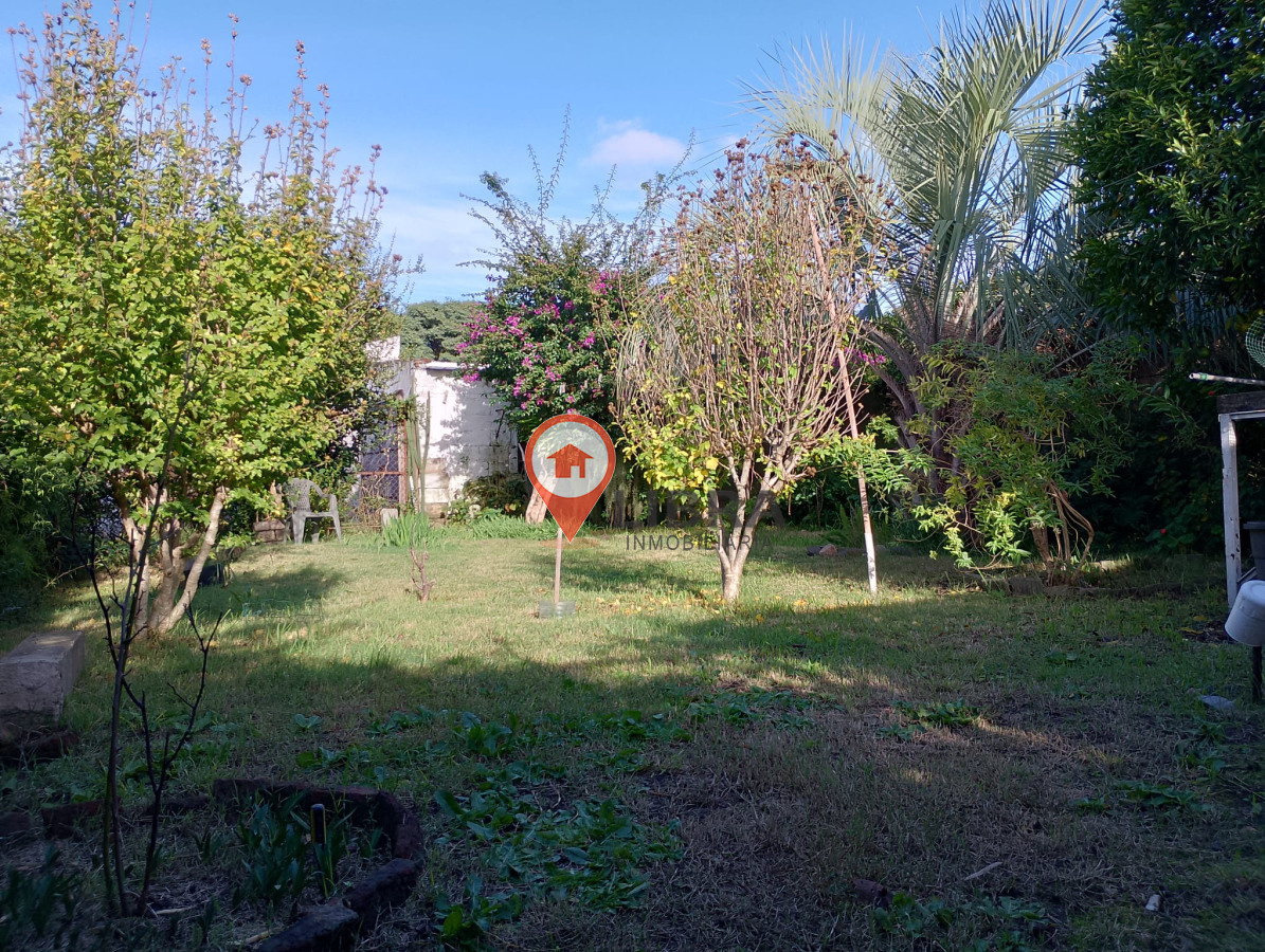 Casa ID.10050 - VENTA CASA EN PASO DE LAS DURANAS 2 DORMITORIOS 2 COCHERAS Y PARRILLERO!