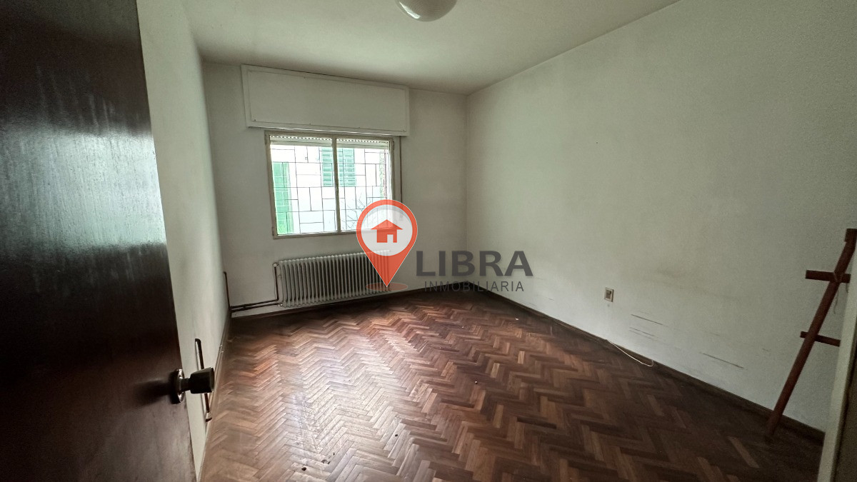 Casa ID.6483 - Hermosa Casa De 4 Dorm Con Gigante Terreno Parrillero y Garaje