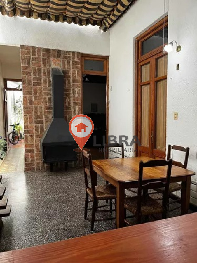 Casa ID.1265 - SE VENDE IMPERDIBLE CASA EN CORDON 4 DORMITORIOS y GARAJE!