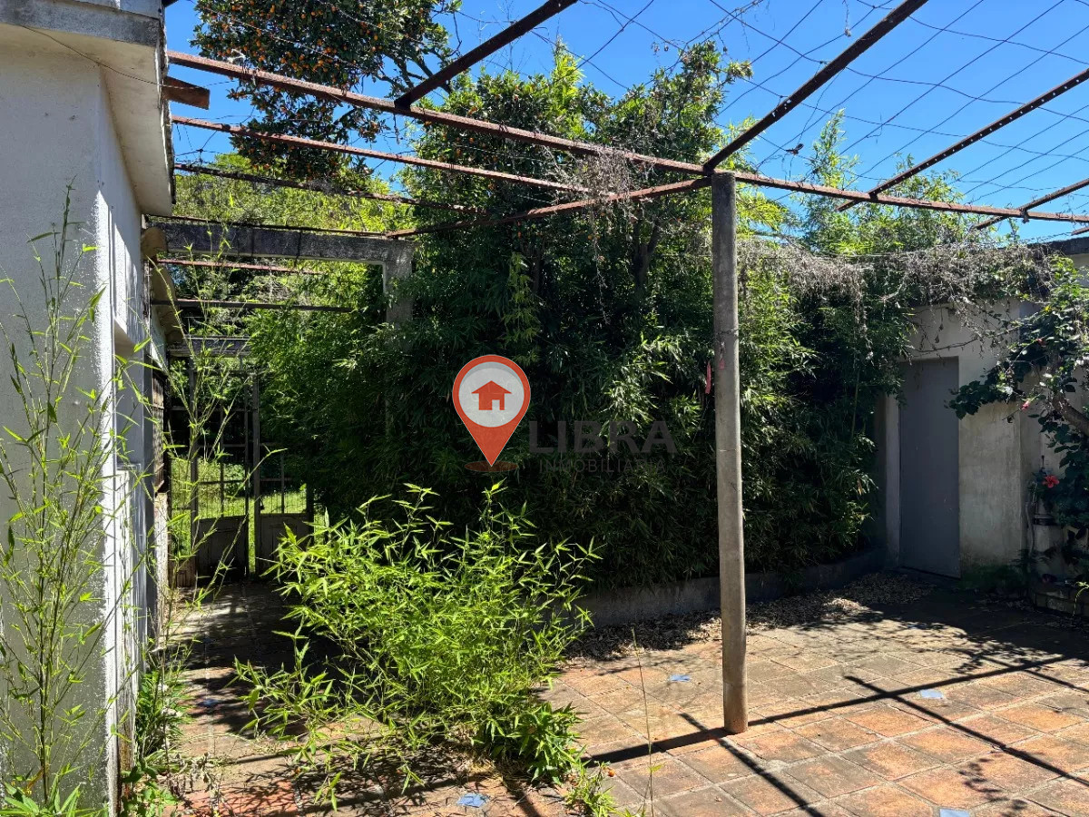 Casa ID.7244 - Venta Casa 2 Dormitorios Con Cochera Gran Terreno En Lagomar