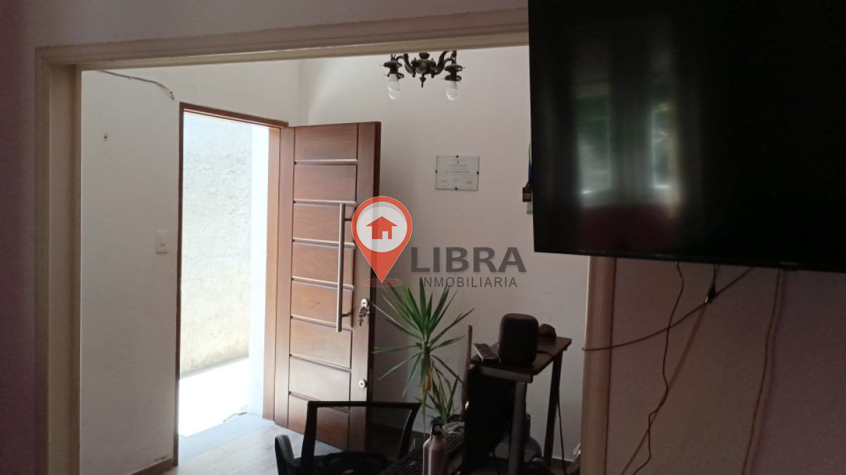 Casa ID.7406 - Se Vende De Casa 3 Dormitorios 3 Baños Amplio Terreno Cochera Atahualpa