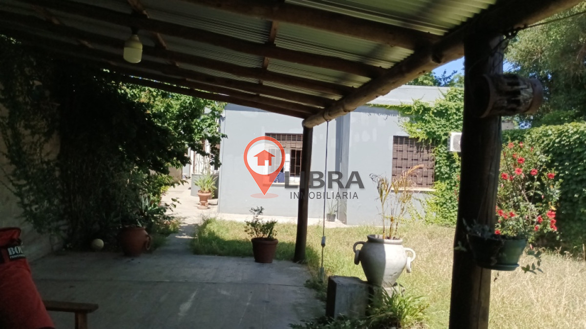 Casa ID.7406 - Se Vende De Casa 3 Dormitorios 3 Baños Amplio Terreno Cochera Atahualpa