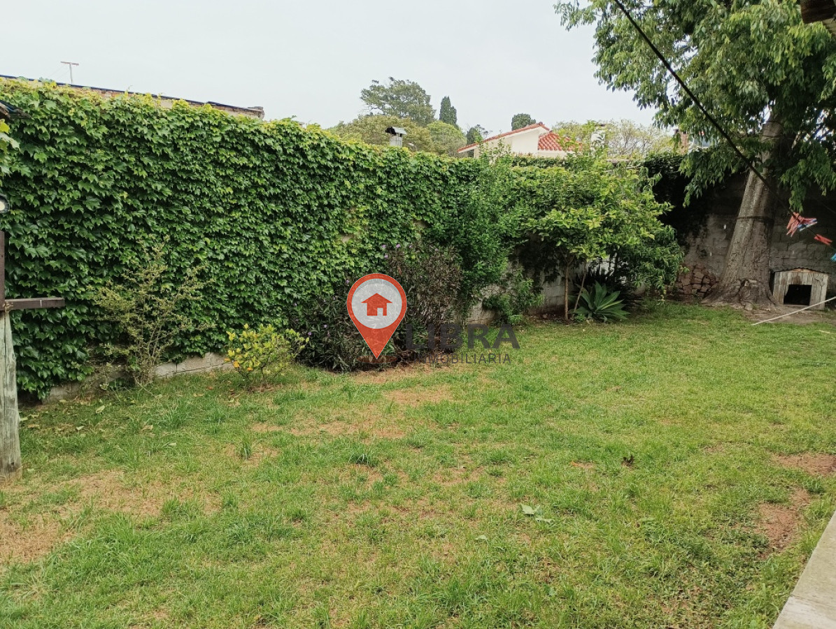 Casa ID.7406 - Se Vende De Casa 3 Dormitorios 3 Baños Amplio Terreno Cochera Atahualpa