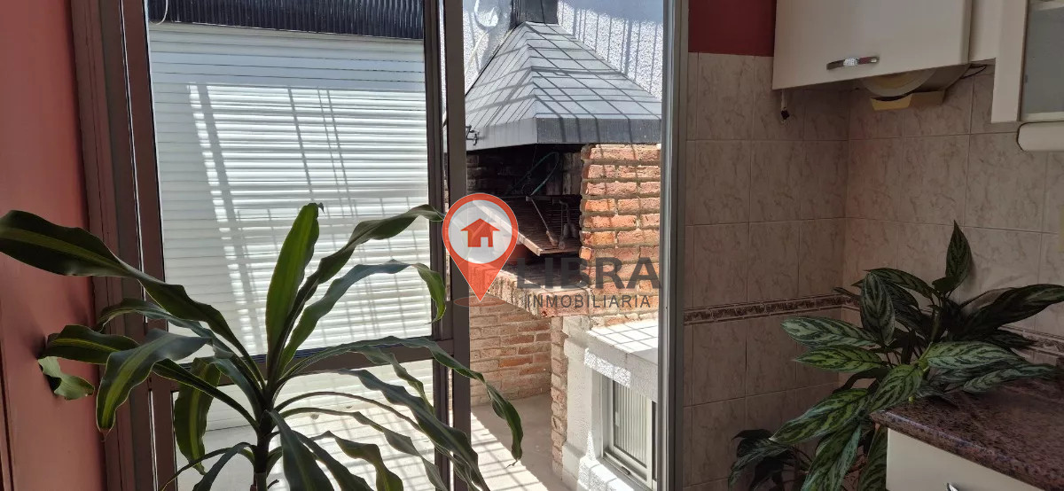 Casa ID.7835 - Hermosa Casa Con 3 Dorm, Patio y Cochera Para 2 Autos