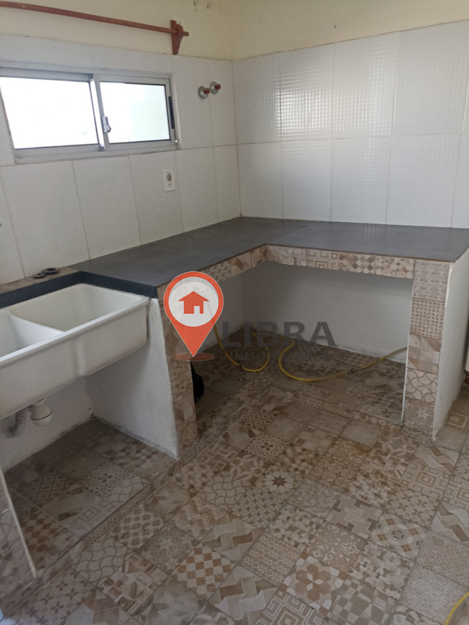 Casa ID.7882 - Venta De Casa 4 Dormitorios 2 Baños Sobre Av 8 de Octubre En Unión