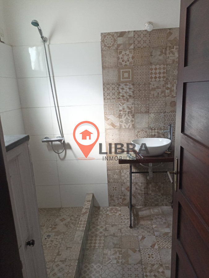 Casa ID.7882 - Venta De Casa 4 Dormitorios 2 Baños Sobre Av 8 de Octubre En Unión