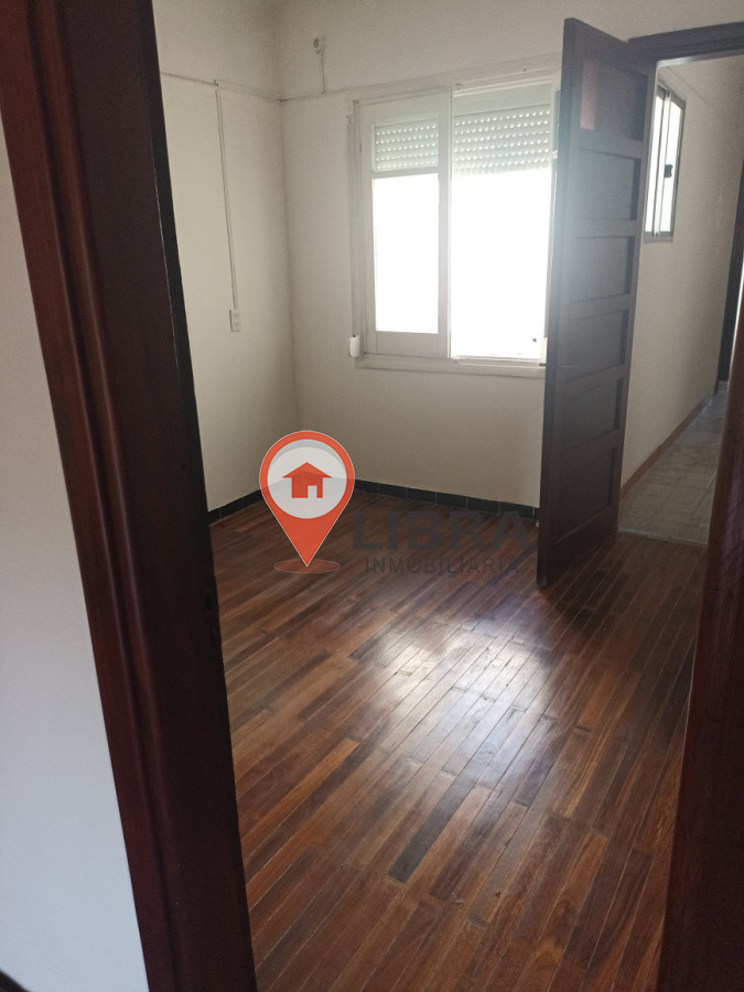 Casa ID.7882 - Venta De Casa 4 Dormitorios 2 Baños Sobre Av 8 de Octubre En Unión
