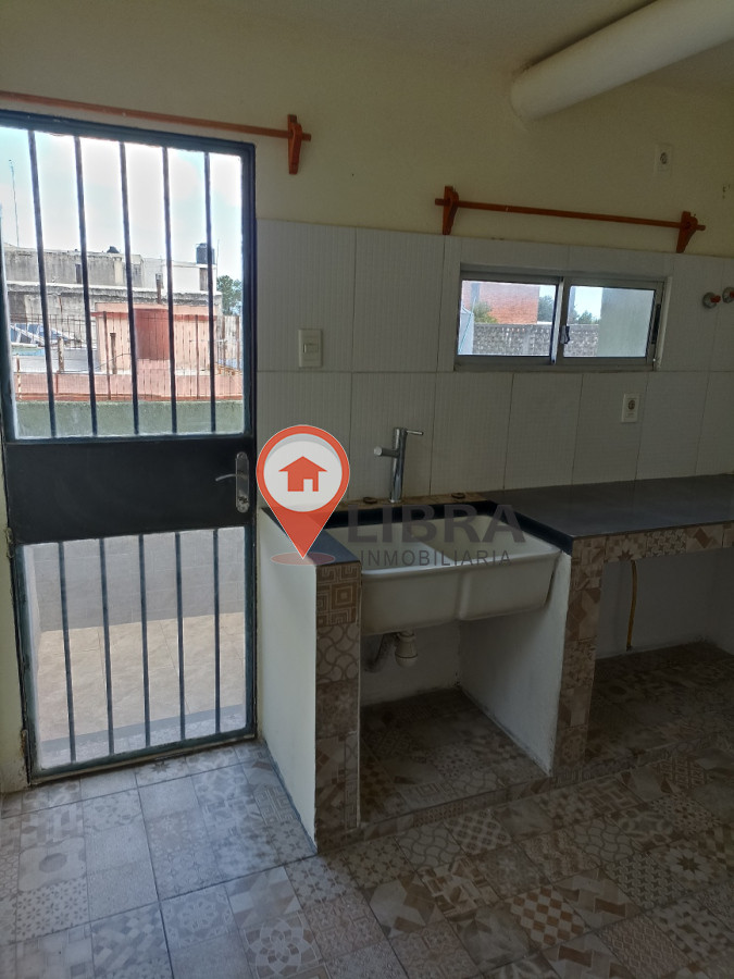 Casa ID.7882 - Venta De Casa 4 Dormitorios 2 Baños Sobre Av 8 de Octubre En Unión