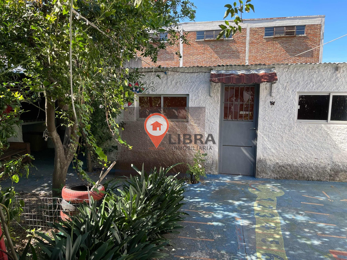 Casa ID.4481 - OPORTUNIDAD! HERMOSA CASA EN LA TEJA 3 DORMITORIOS Y COCHERA!
