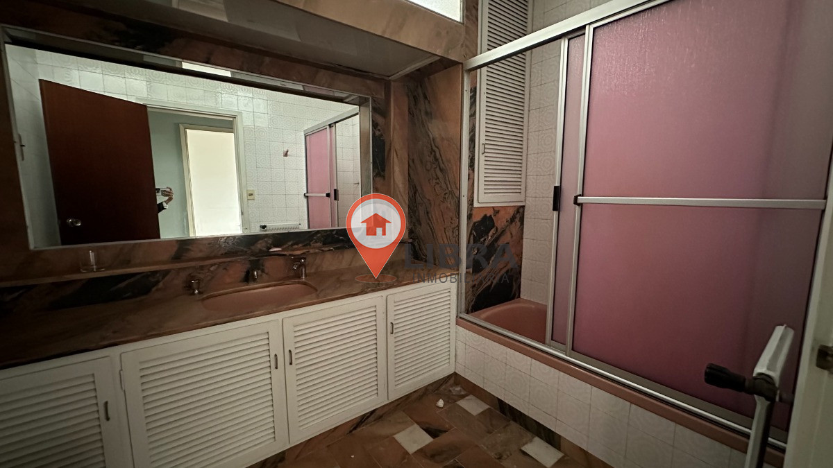 Casa ID.5360 - Excelente oportunidad Hermosa Casa sobre Av Luis Alberto De Herrera.