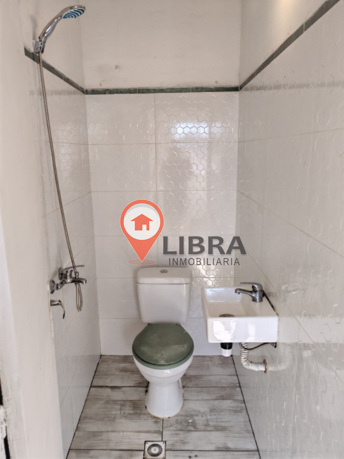 Casa ID.8130 - Alquiler De Casa Al Frente Dos Plantas Dos Dormitorios En Malvin Norte