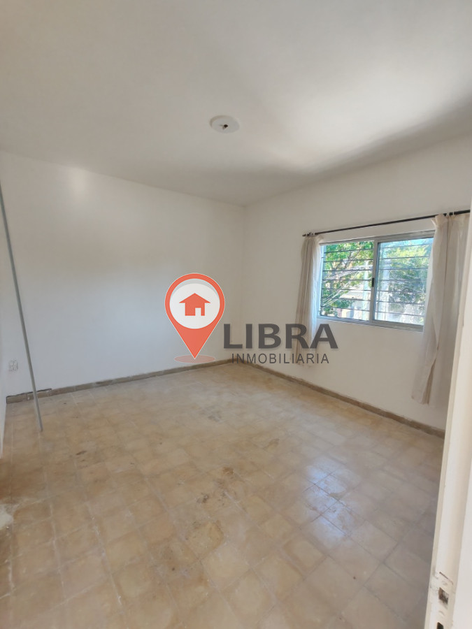 Casa ID.8130 - Alquiler De Casa Al Frente Dos Plantas Dos Dormitorios En Malvin Norte