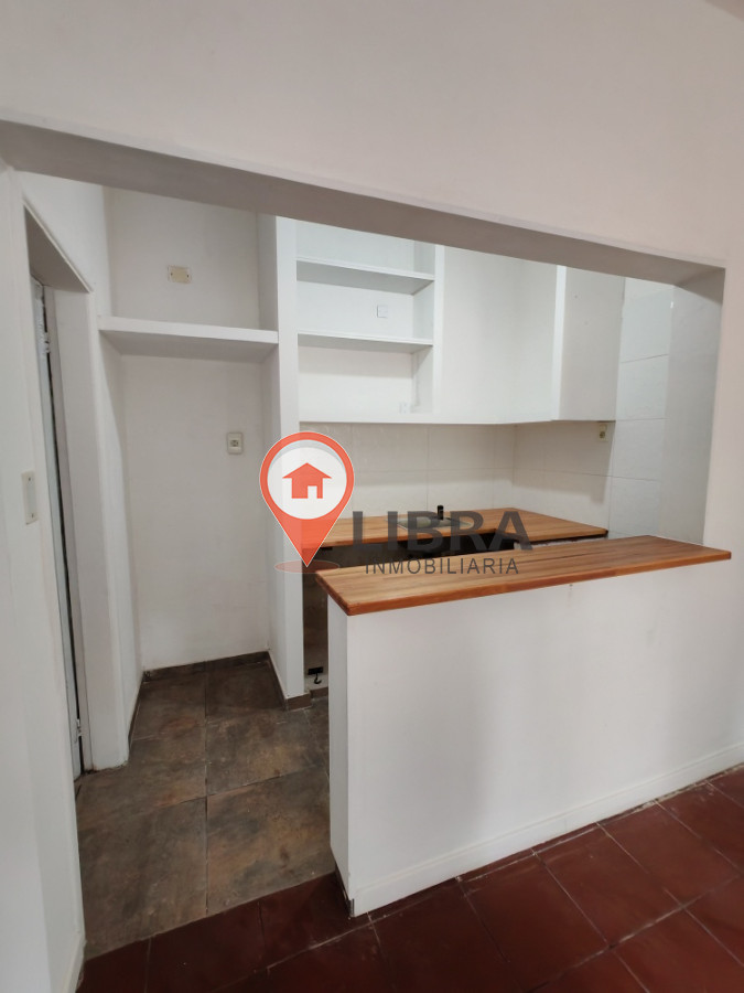 Casa ID.8130 - Alquiler De Casa Al Frente Dos Plantas Dos Dormitorios En Malvin Norte