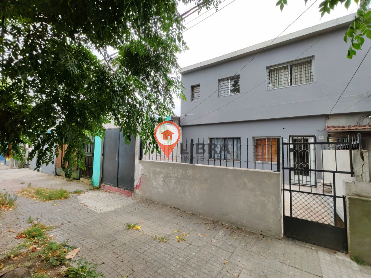 Casa ID.8130 - Alquiler De Casa Al Frente Dos Plantas Dos Dormitorios En Malvin Norte