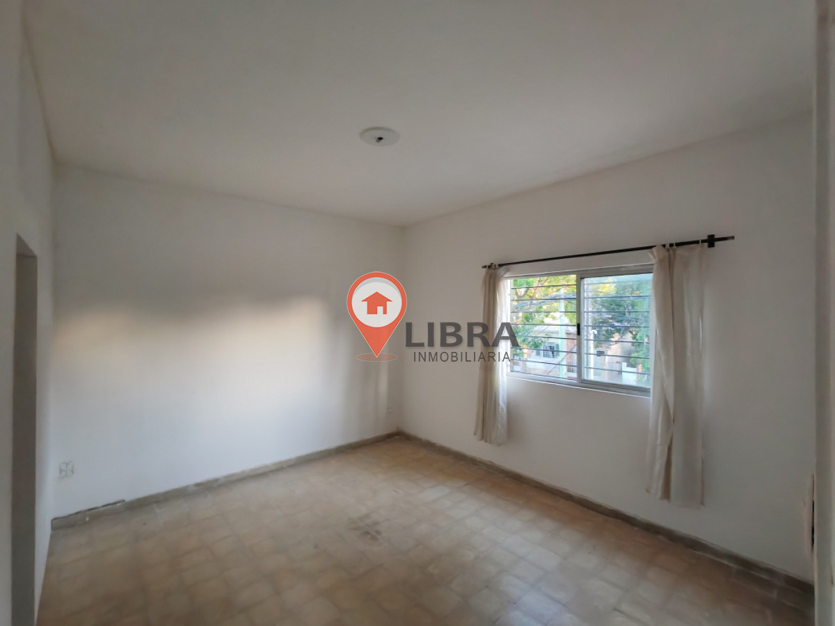Casa ID.8130 - Alquiler De Casa Al Frente Dos Plantas Dos Dormitorios En Malvin Norte