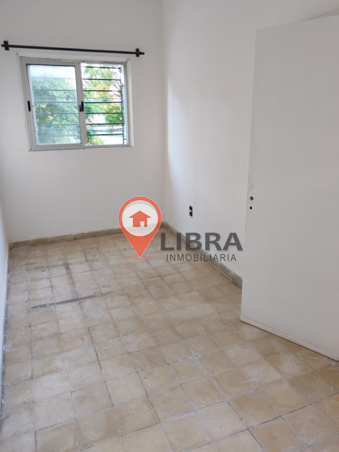 Casa ID.8130 - Alquiler De Casa Al Frente Dos Plantas Dos Dormitorios En Malvin Norte