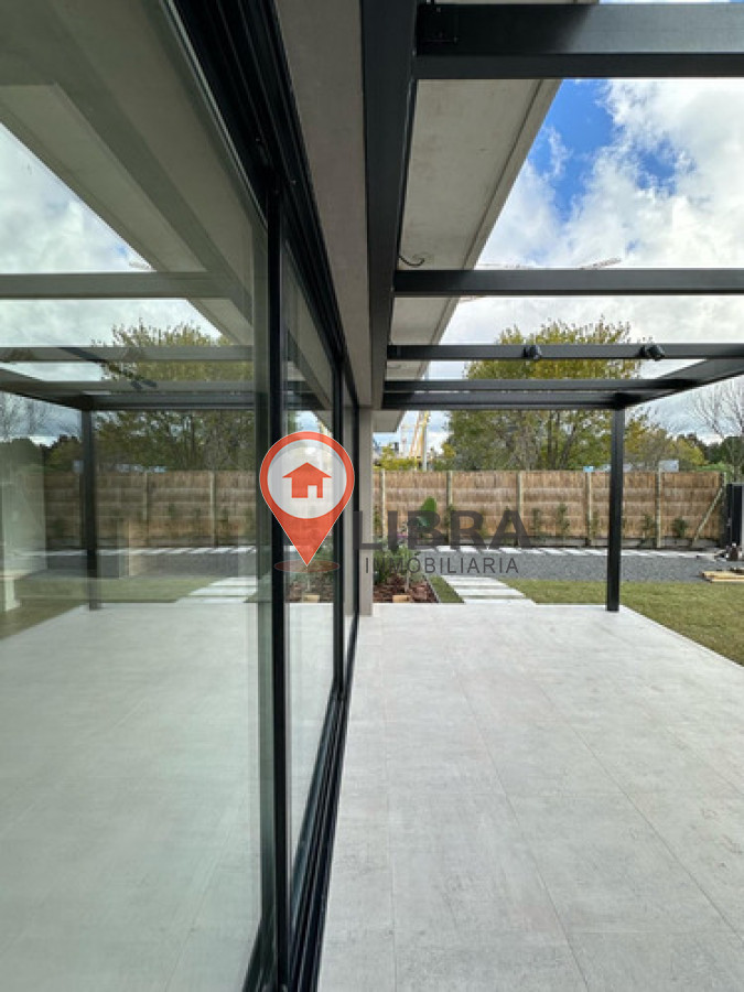 Casa ID.9038 - Alquiler Casa A Estrenar 3 Dormitorios Con Jardín Y Piscina En Carrasco Norte