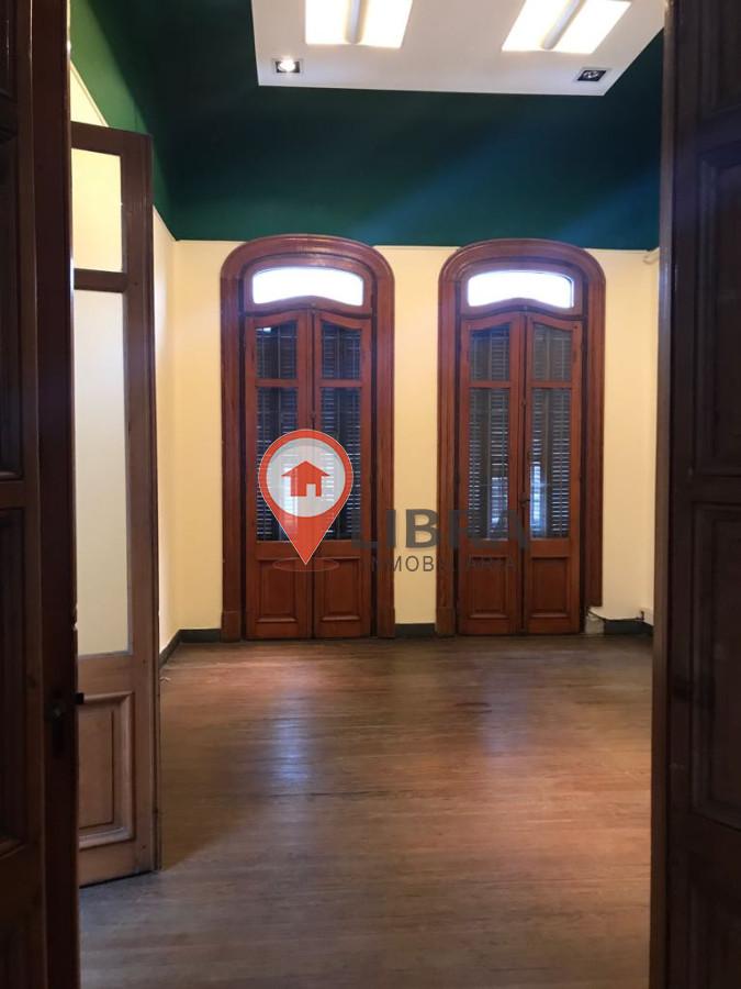 Casa ID.6763 - Venta Casa A Reciclar En Parque Rodó Para Vivienda O Empresa
