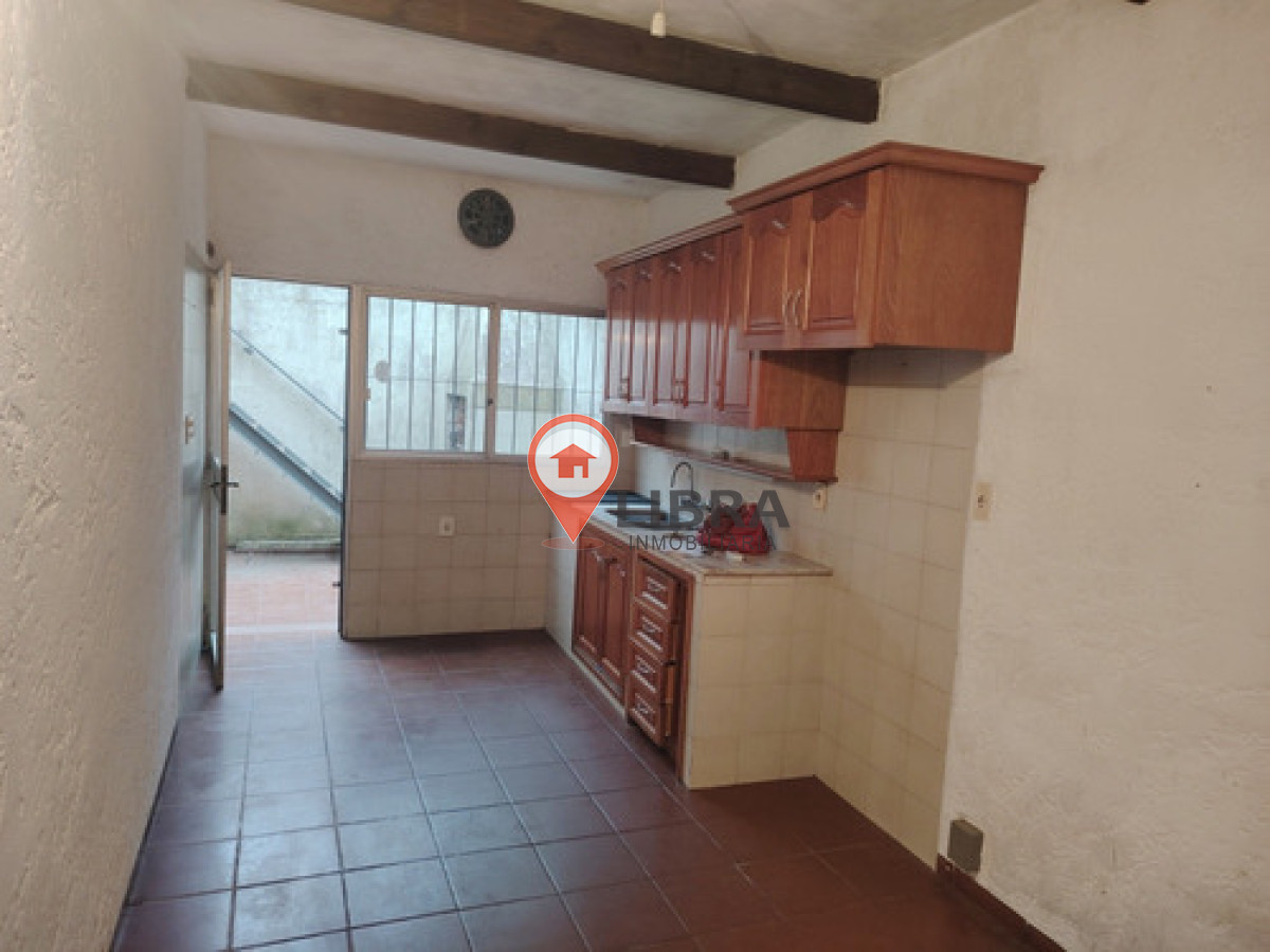 Casa ID.10373 - Casa En Carrasco 3 Dormitorios Garaje Parrillero Jardín