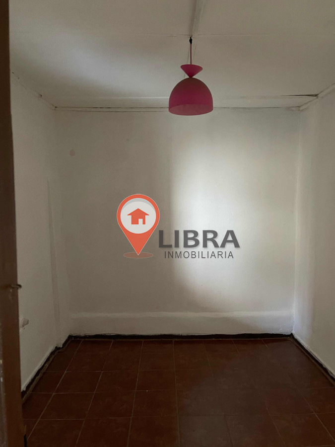 Casa ID.4481 - OPORTUNIDAD! HERMOSA CASA EN LA TEJA 3 DORMITORIOS Y COCHERA!
