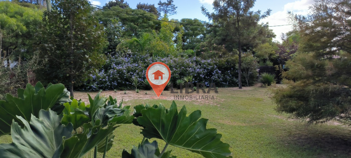Casa ID.9053 - Venta Casa Gran Terreno 1 Dormitorio Piscina Parrillero En El Pinar