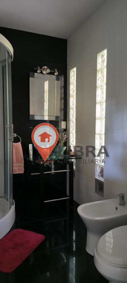 Casa ID.9053 - Venta Casa Gran Terreno 1 Dormitorio Piscina Parrillero En El Pinar