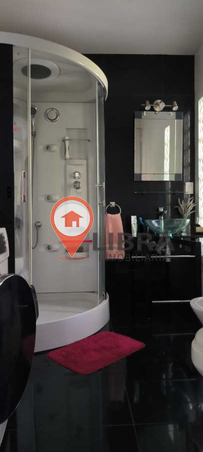 Casa ID.9053 - Venta Casa Gran Terreno 1 Dormitorio Piscina Parrillero En El Pinar