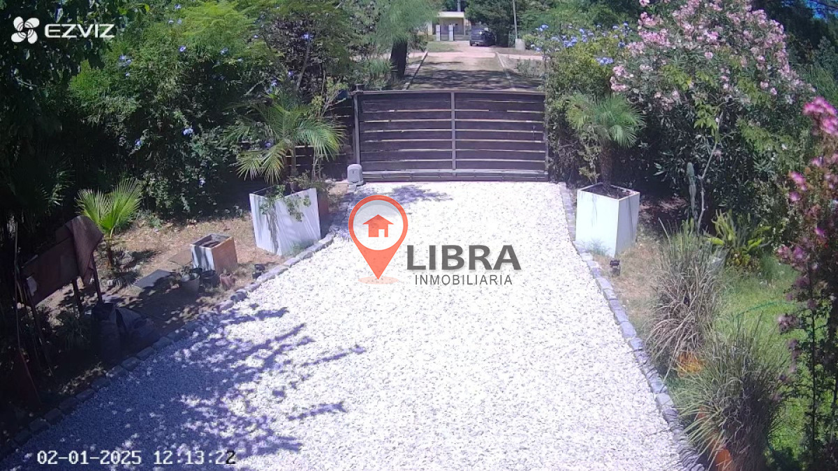 Casa ID.9053 - Venta Casa Gran Terreno 1 Dormitorio Piscina Parrillero En El Pinar