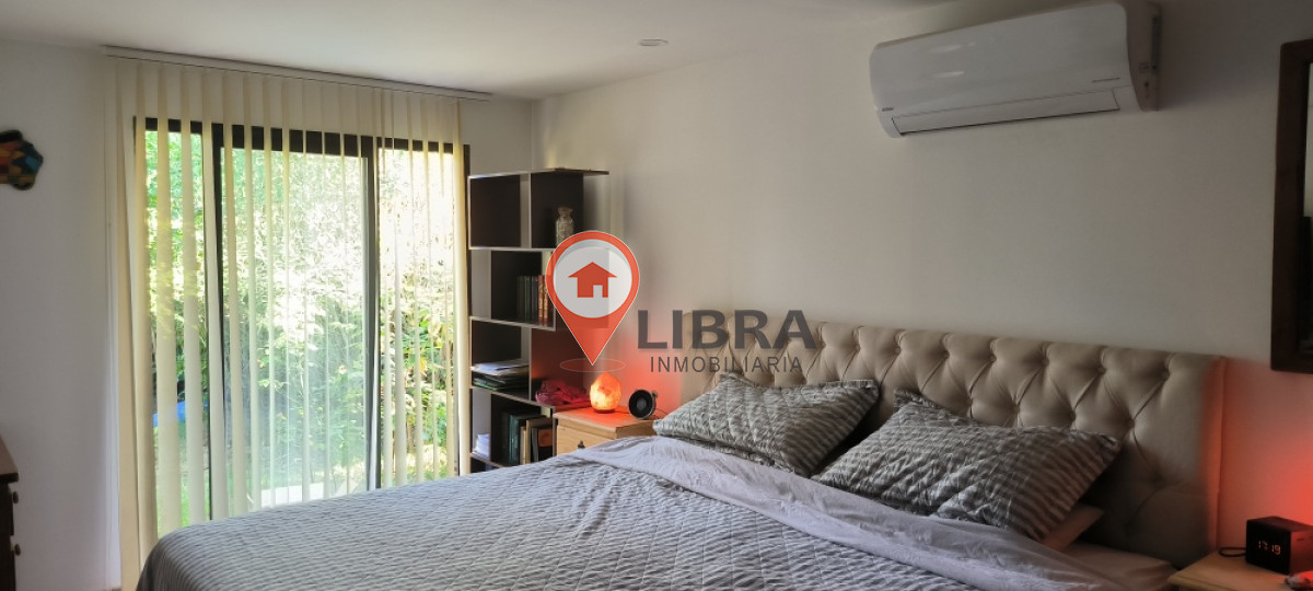 Casa ID.9053 - Venta Casa Gran Terreno 1 Dormitorio Piscina Parrillero En El Pinar
