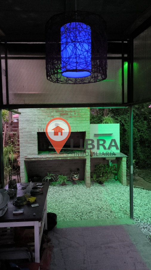 Casa ID.9053 - Venta Casa Gran Terreno 1 Dormitorio Piscina Parrillero En El Pinar