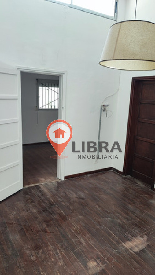 Casa ID.9385 - Alquiler Casa PH 4 Dormitorios 2 Baños Patio Con Parrillero Garage en Reducto