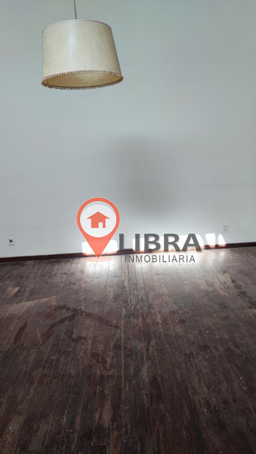 Casa ID.9385 - Alquiler Casa PH 4 Dormitorios 2 Baños Patio Con Parrillero Garage en Reducto
