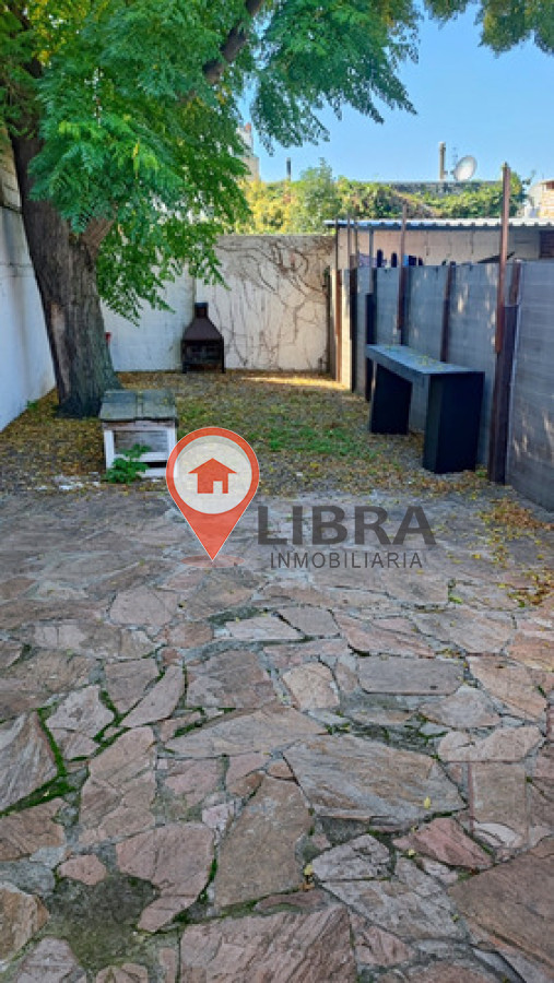 Casa ID.9385 - Alquiler Casa PH 4 Dormitorios 2 Baños Patio Con Parrillero Garage en Reducto