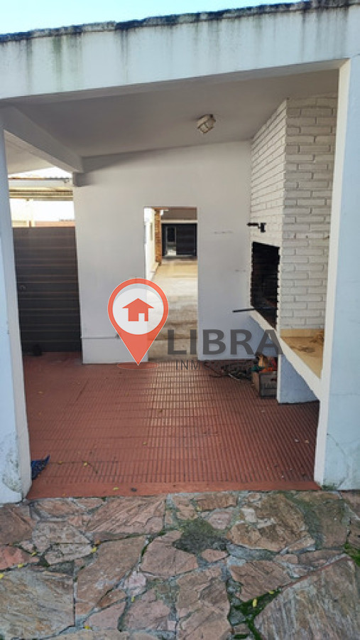 Casa ID.9385 - Alquiler Casa PH 4 Dormitorios 2 Baños Patio Con Parrillero Garage en Reducto