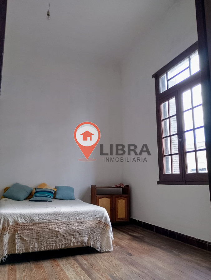 Casa ID.10050 - VENTA CASA EN PASO DE LAS DURANAS 2 DORMITORIOS 2 COCHERAS Y PARRILLERO!