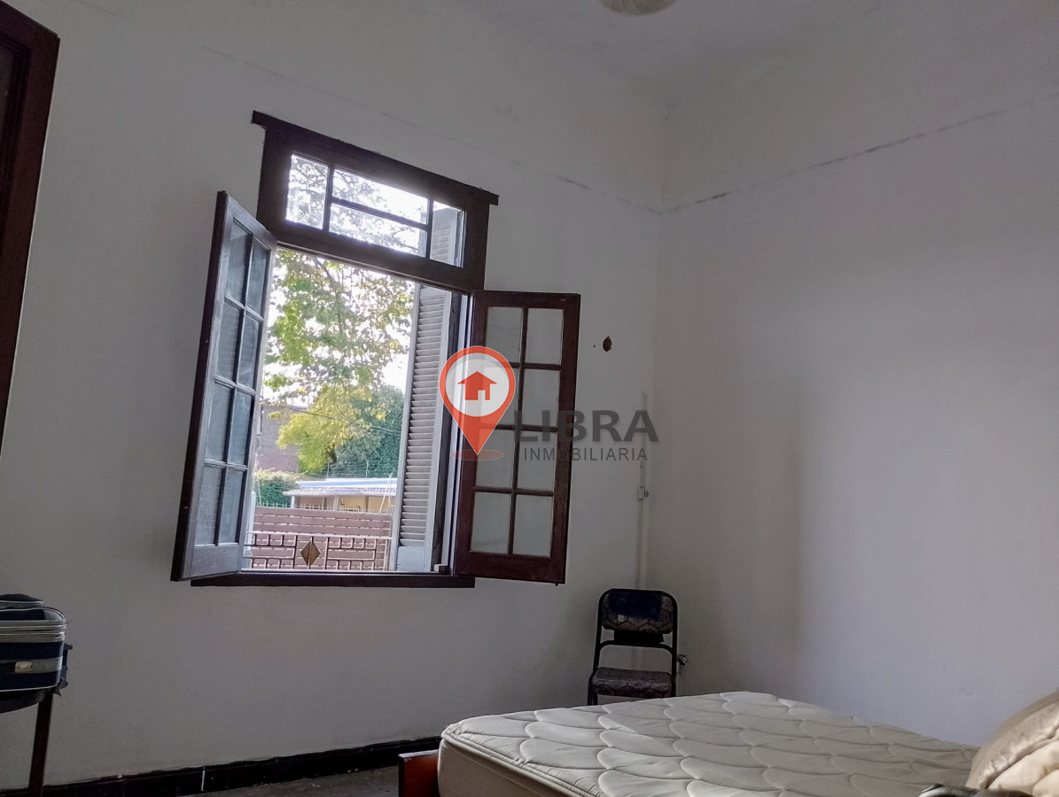 Casa ID.10050 - VENTA CASA EN PASO DE LAS DURANAS 2 DORMITORIOS 2 COCHERAS Y PARRILLERO!